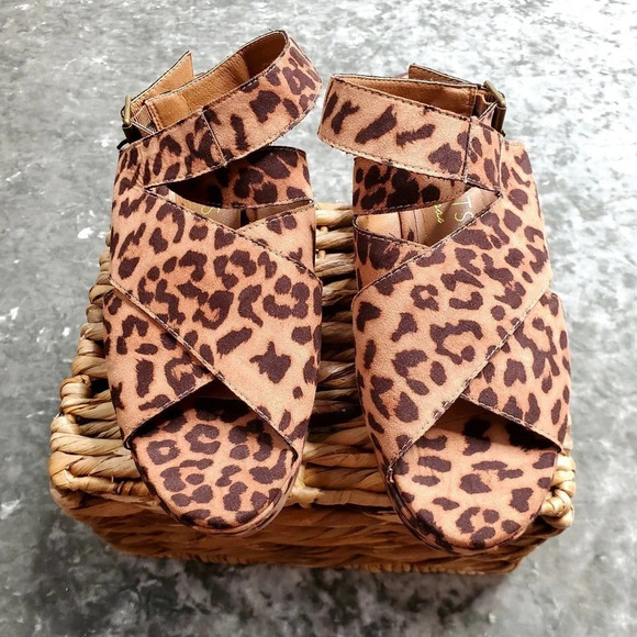 Coconuts by Matisse Flyaway Leopard Print Platform Sandals - Picture 1 of 6